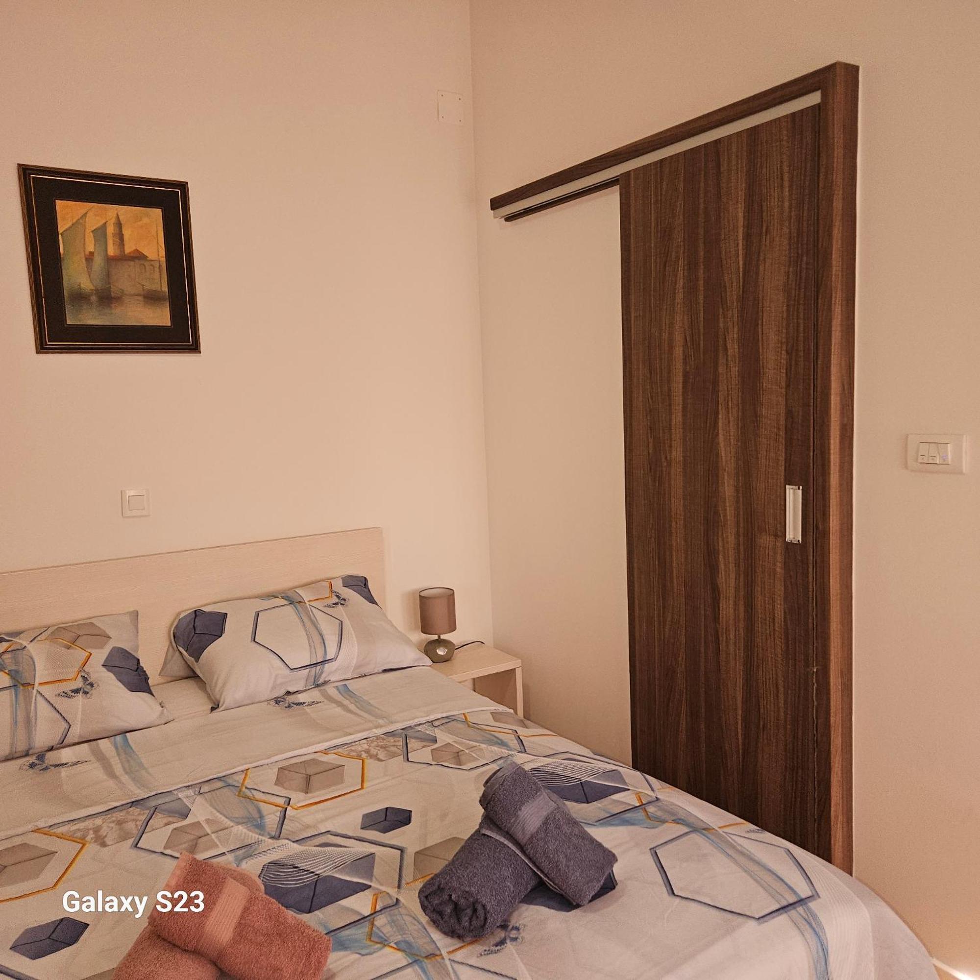 By Osibov, Diamondfish Apartment Kastela Bilik gambar